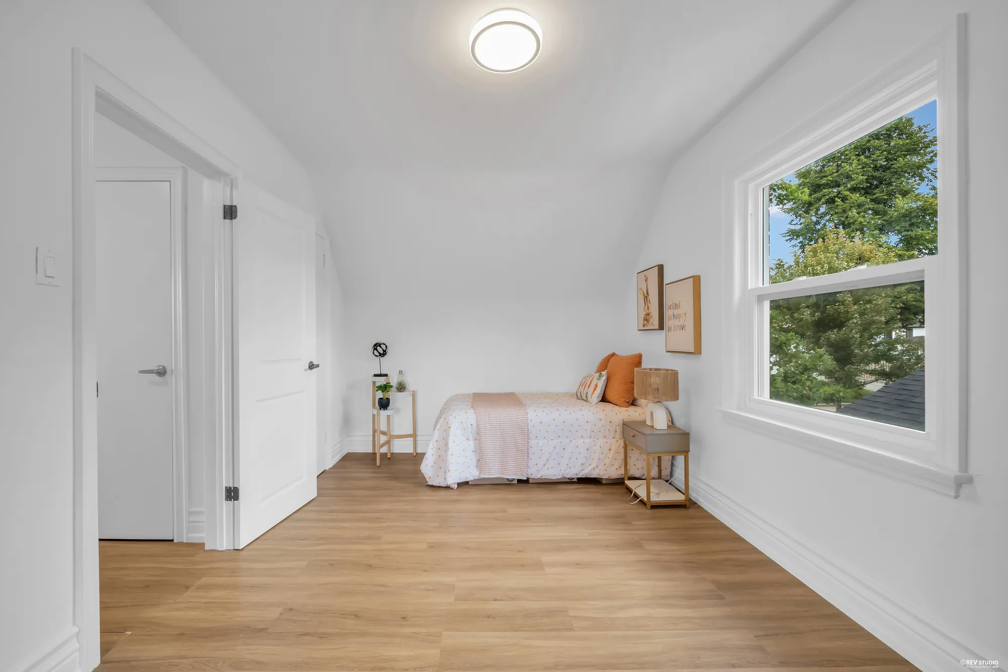 The first upstairs bedroom seen through the door from the landing